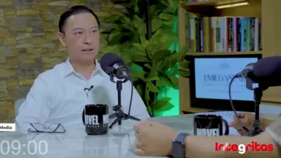Menurut Tom Lembong, Ahok sudah berlebihan saat mempertanyakan Presiden Jokowi bisa kerja di hadapan para relawannya.