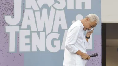Ganjar Pranowo ‘Gerah’ Balihonya di Bali Dicopot, Presiden Jokowi Buka Suara: Semua Harus Netral, Mestinya…