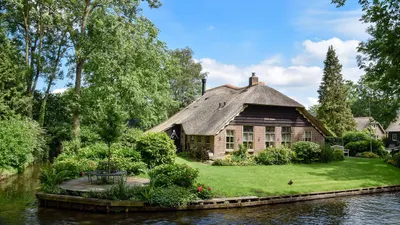 Desa Giethoorn