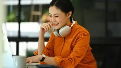 Manfaat Mendengarkan Musik Untuk Meningkatkan Produktivitas dalam Bekerja (Freepik)