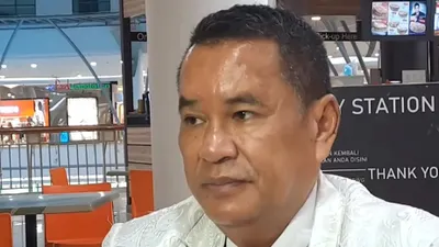 Hotman Paris sebagai salah satu pengacara terkenal yang ahli dalam memahami bidang hukum, ikut memberikan pendapatnya tentang kasus pinjol.