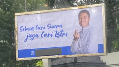 Baliho Rasyid Rajasa yang menyita perhatian 