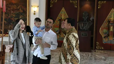 Raffi Ahmad dan Nagita Slavina Bertemu dengan Prabowo Subianto