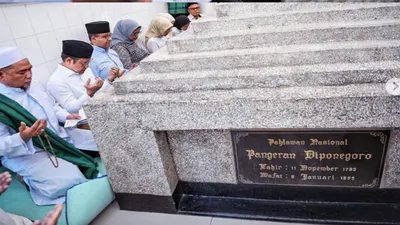 Anies Baswedan dan Cak Imin ke Makam Pangeran Diponegoro di Makassar, Inilah Nama Lengkap Pahlawan Nasional (Instagram @aniesbaswedan)
