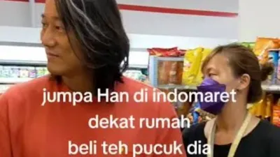 Aktor Fast and Farious, Sung Kang terciduk sedang belanja di salah satu minimarket yang diduga Indonesia.
