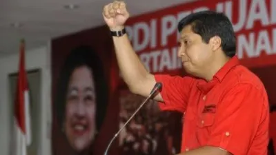 Maruarar Sirait | Jubir Tim Kampanye Nasional (TKN) Prabowo-Gibran, Fahri Hamzah, memberikan komentar terkait keluarnya Maruarar Sirait dari PDIP.