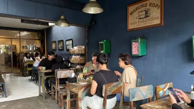 Warung Kopi Imah Babaturan di Bandung | Maka jika kamu mengaku sebagai pecinta kuliner, wajib bagi kamu untuk mencicipi kuliner khas dari kota-kota tersebut.
