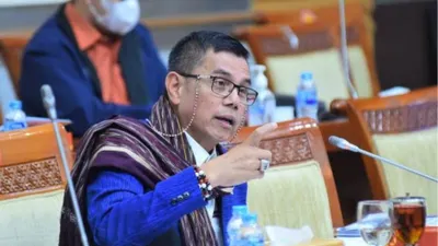Hinca Panjaitan juga menyinggung gunanya suara netizen dalam kasus Jessica Wongso saat berbicara terkait sel tikus.