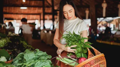 Ilustrasi konsep gaya hidup frugal living.