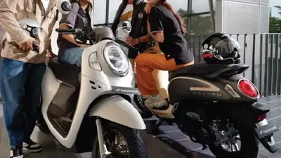 Jadi, jika kamu ingin tampil keren, hemat bahan bakar, dan tetap nyaman di jalan raya, Honda Scoopy adalah pilihan yang tepat.