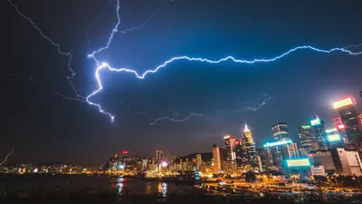 Ilustrasi Hujan Petir