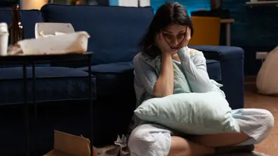6 Langkah Mudah untuk Bisa Berhenti Overthinking, Salah Satunya Pakai Metode Efek Gajah Pink, Apa Itu? (Freepik)