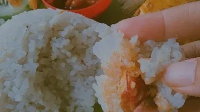 Kebiasaan Unik Orang Indonesia yang Bikin Para Bule Geleng-Geleng Kepala
