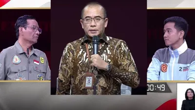 Foto Prof Mahfud MD, Hasyim Asyari, Gibran Rakabuming Raka.