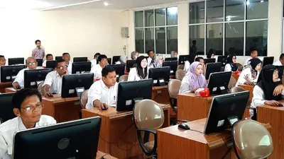 Peserta yang dinyatakan lolos tes SKD CPNS 2023 maka bisa melanjutkan ke tahap berikutnya yaitu Seleksi Kompetensi Bidang atau SKB.