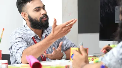 10 Ciri Kepribadian Orang yang Diam-diam Membenci Basa-basi, To The Point Aja Deh!
