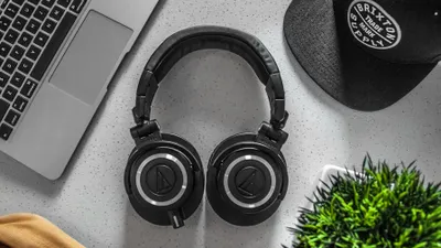 Illustrasi macam-macam sifat berdasarkan genre musik kesukaan.