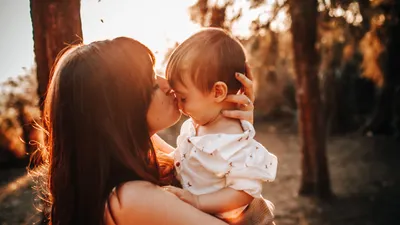 Sering Diabaikan, Inilah 5 Bahaya Mencium Bayi Sembarangan (Pexels)