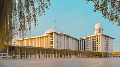 Menelusuri Keagungan Arsitektur Islam: 15 Masjid Terbesar di Dunia, Apakah Masjid Istiqlal Termasuk di Dalamnya? (Unsplash)