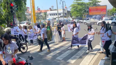  TPN Pasangan Calon Presiden dan Wakil Presiden Nomor Urut 3 menggelar Posko Simpatik Nataru untuk mendukung mobilitas pemudik selama liburan akhir tahun.
