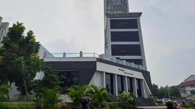 Dari 93 kota otonom, terdapat beberapa kota otonom yang rupanya usianya masih berada di tingkat belasan tahun, yang artinya menjadi kota termuda yang terbentuk di Indonesia.