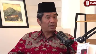 Ray Rangkuti Sebut Gibran Bangun Kamuflase, Salam Sambil Nunduk-Nunduk Usai Debat hanya Gimik Politik?