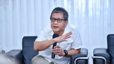 Pengamat politik Rocky Gerung memberikan pendapatnya mengenai kata 'silent majority' yang saat ini ramai diperbincangkan di media sosial.