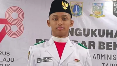 GAGAH! Sosok Dhofin Maula, Putra Aktor sekaligus Presenter Ibnu Jamil yang Jadi Paskibraka Jakarta Selatan (Instagram @ibnujamilo)