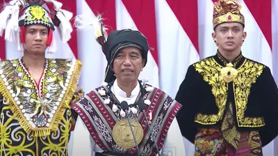 Sehari sebelum dilakukan upacara Kemerdekaan RI k-78, Jokowi hadiri Sidang Tahunan MPR yang dilaksanakan di Gedung DPRMPR RI.