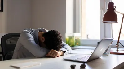 Penyebab dari batin lelah biasanya adalah karena stress, ketegangan emosional, atau sedang meghadapi situasi yang sulit.