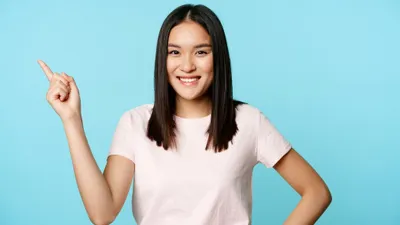 Memiliki pola pikir dewasa dapat dipengaruhi oleh beberapa faktor, yaitu pengalaman, lingkungan, pila asuh orang tua, dan lain-lain.