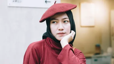 Sebetulnya tidak heran jika melalui tatapan mata, kamu bisa membaca sifat maupun karakter yang dimiliki oleh orang lain.
