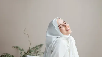 Ilustrasi Wanita Elegan dan Dewasa