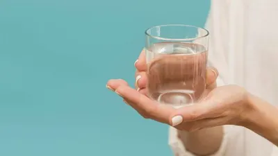 5 Manfaat Air Putih yang Jarang Diketahui, Bisa Bikin Kulit Glowing Alami