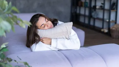 5 Tanda Pasangan Sedang Kangen, Kamu Beruntung Banget Bila Punya Cirinya (Freepik)