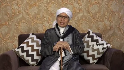Buya Yahya  