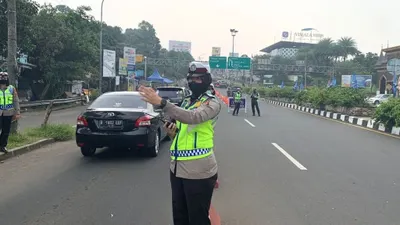 Penting bagi wisatawan untuk mengetahui info jalur Puncak hari ini, Minggu, 5 Maret 2023, termasuk jadwal buka tutup dan ganjil genap di jalur Puncak, Bogor.