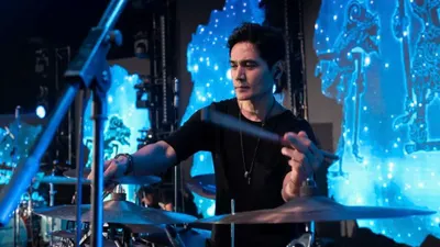 Viral! Bongkar 5 Rahasia Awet Muda Tyo Nugros  Drummer Dewa 19 yang Dijuluki Vampire Indonesia 