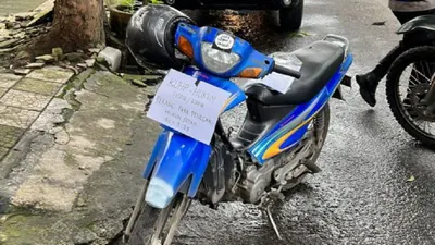 Motor yang diduga milik pelaku peledakan bom di Polsek Astana Anyar, Bandung, Jawa Barat, yang beredar di Twitter