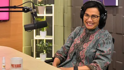 Menteri Keuangan Sri Mulyani tidak berkutik usai disindir Presiden Jokowi karena nyanyi-nyanyi tidak mengajak.