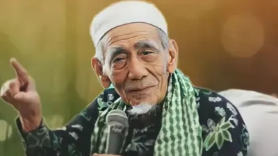 Jangan Khawatir Jika Rezeki Seret! Kata Mbah Moen Lakukan 5 Amalan Ini, Niscaya Harta Melimpah