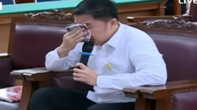 Arif Rachman Arifin tak kuasa menahan tangis saat menjalani sidang di kasus pembunuhan Brigadir J, sebut takut ke Ferdy Sambo.