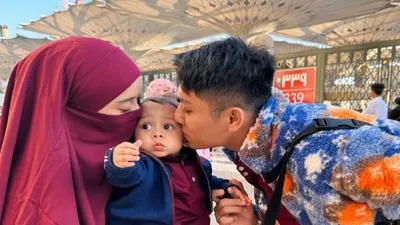 Lesti Kejora bersama Rizky Billar dan baby L ketika menjalankan umroh