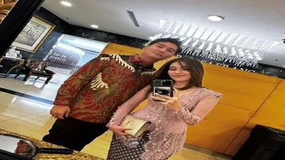 Ayu Ting Ting dan Boy William yang kini semakin menunjukkan kedekatan hubungan