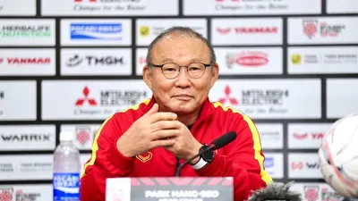 Pelatih Vietnam Park Hang Seo mengkritik pelatih Indonesia Shin Tae Yong yang menyamakan peforma kedua tim. Harus dibuktikan di lapangan, katanya.