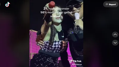 Aksi Wali Kota Tegal Goyang Heboh Bareng Pedangdut Ghea Youbi Dicibir, Sikap Risih Sang Biduan Jadi Sorotan