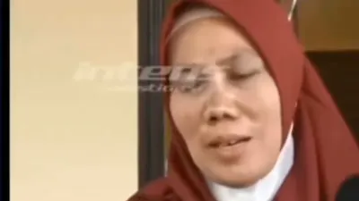 Ibu kandung Norma Risma, Rihanah, tiba - tiba muncul ke publik dan membuat pernyataan bantahan tidak selingkuh dengan menantu.