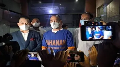 Sebelum Masuk Sel Ferry Irawan Sempat Meminta Maaf dan Membacakan Surat Cintanya Ke Venna Melinda, Begini Isi Suratnya...