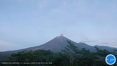 Erupsi Gunung Semeru 18 Desember: Tinggi Kolom Letusan 300 Meter