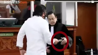 Usai Divonis Hukuman Mati, Ferdy Sambo Wasiatkan Buku Hitam pada Kuasa Hukum, Sesuai Prediksi Ahli?